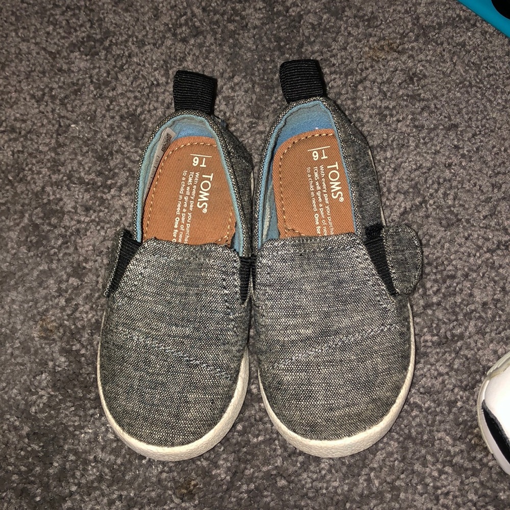 Toms